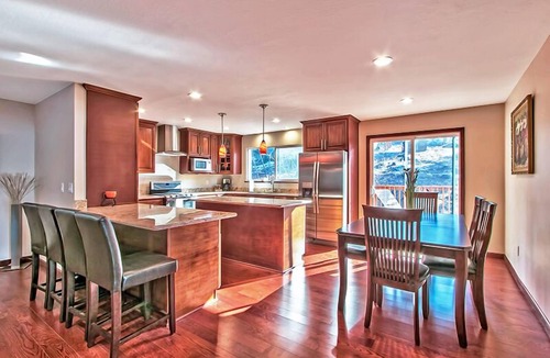 Tahoe Village House | Breathtaking Lake Tahoe Views Hot Tub Minutes to Heavenly & Zephyr Cove