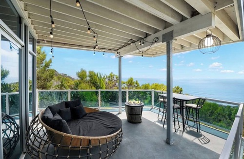 Point Loma House | Breathtaking Oceanfront Studio with Hot Tub | Sunset Cliffs