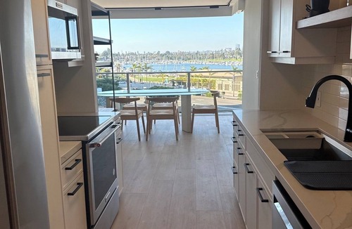 Coronado Apartment | Bright 2-bedroom apartment with Bay Views newly remmodeled
