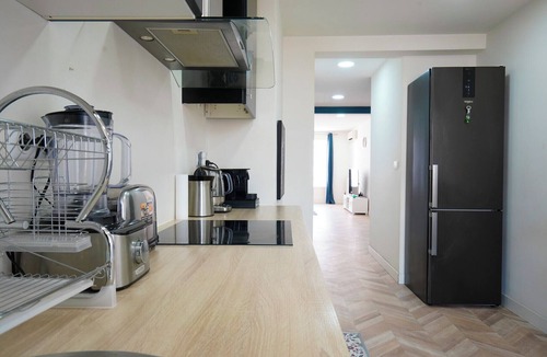 La Joliette Apartment | Bright Apartment with Balcony – Downtown Marseille