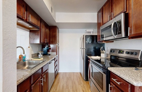 South Scottsdale Condo | Bright condo with pool, hot tub, gym & ideal downtown Scottsdale location