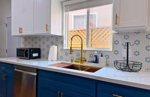 Eagle Rock Apartment | Bright Modern 3-bedroom, 2 Bath in Los Angeles