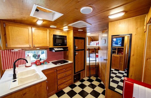 Granite Hills House | Bright Retro Family Trailer with Vintage Charm & Private Yard Near San Diego Attractions, El Cajon CA