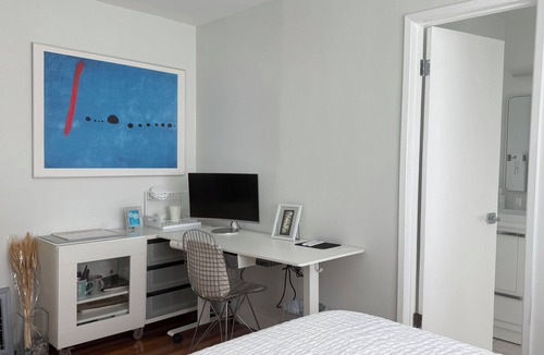 Palms House | Bright & Serene West LA Home, easy access to UCLA, Santa Monica & Attractions.