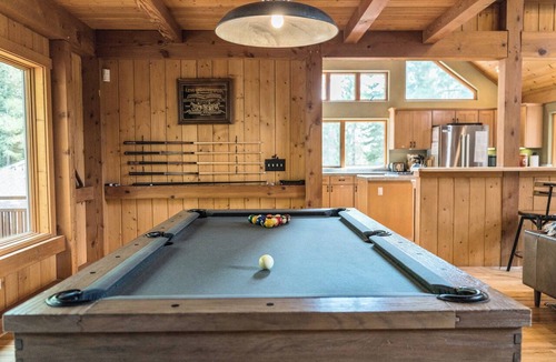 Truckee Cabin | Brookstone Beauty - Hot Tub, Fire Pit