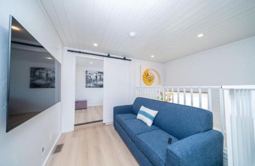Parker Strip House | Bubbles and Brews, Road Runner Bungalow