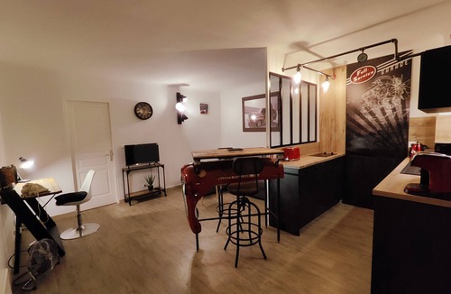 Meynes Apartment | Bulle Industrielle Dans le Gard