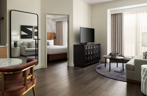 Pico - Robertson Hotel | Burton House, Beverly Hills, A Tribute Portfolio Hotel