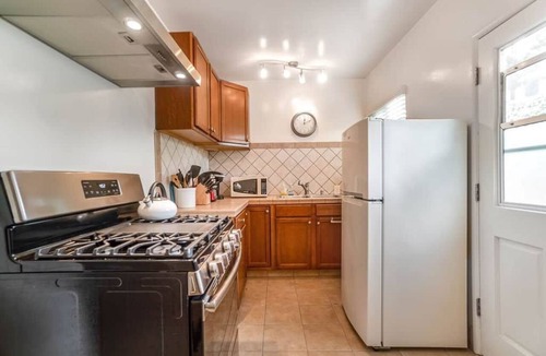 South Redondo Apartment | #C 1-level, 2Bd, 1Block to Beach, Esplanade, Shops