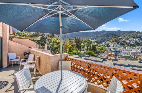 Avalon Condo | C63: 3BD CONDO + Balcony + 2 bathrooms