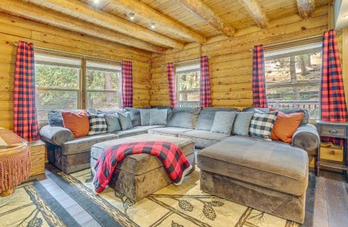 Crestline House | Cabin ~ 1 Mi to Lake Gregory & Hiking!
