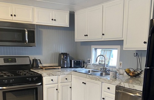 Lancaster Cabin | Cabin Style one bed room w/parking
