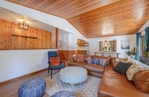 Truckee House | Camp Telemark by Tahoe Getaways - Pet-Friendly 3 BR in Tahoe Donner with Hot Tub & Wood Fireplace