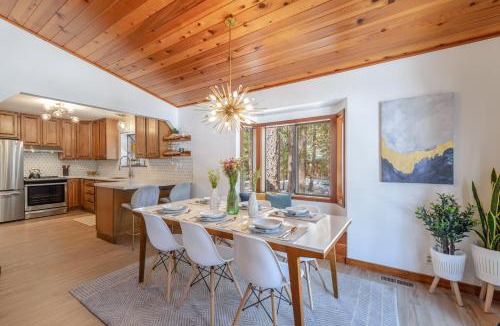 Truckee House | Camp Telemark by Tahoe Getaways - Pet-Friendly 3 BR in Tahoe Donner with Hot Tub & Wood Fireplace