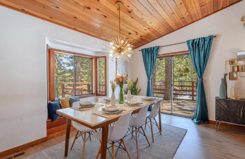 Truckee House | Camp Telemark by Tahoe Getaways - Pet-Friendly 3 BR in Tahoe Donner with Hot Tub & Wood Fireplace