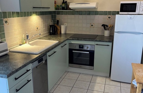 Marseillette Cottage | Canal View, superb gîte, Heated Pool near Carcassonne next to Canal du Midi.