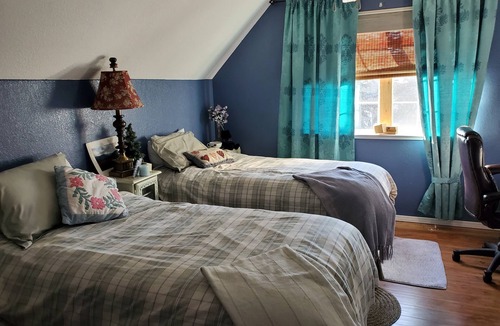 Reno/Tahoe Airport Bed & Breakfast | Capecod style home in suburban reno