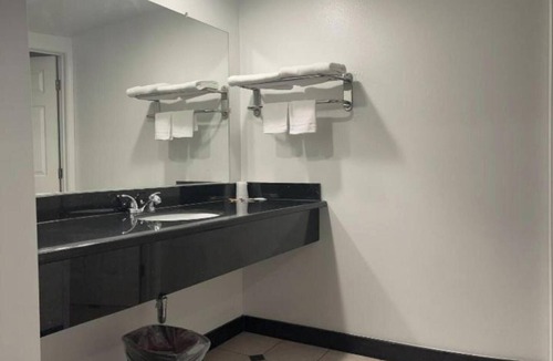 New Era Park Hotel | Capital City Inn Sacramento Convention Center CA