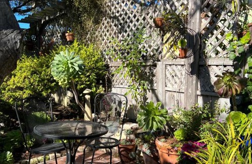 Northeast Carmel Bed & Breakfast | Carmel Garden Inn