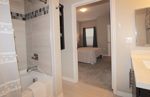 Pacific Highlands Ranch Apartment | Carmel Valley/Del Mar--1st floor-Attached Garage