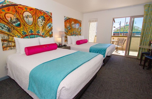 Westside Santa Cruz Hotel | Carousel Beach Inn