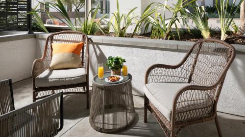 Orange Apartment | Casa Clementine - FIFA Ready!