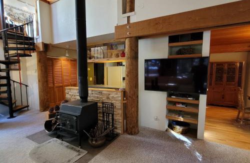 Pine Cove Ski Chalet | CASA de los ARBOLES! Delight & Solitude Abound!