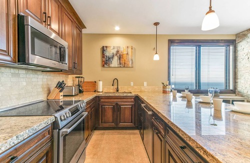 Avalon House | Casa Tortuga by AvantStay | Ocean View + Golf Cart