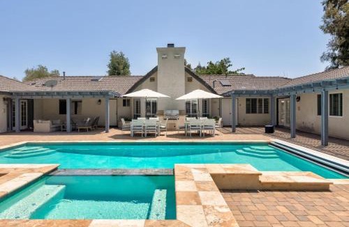 Temecula House | Casa Verde Wine Country Estate w Pickleball Casita