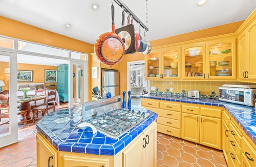 Avalon House | CASAMAR: Art-deco Avalon House Overlooking the Pacific Ocean
