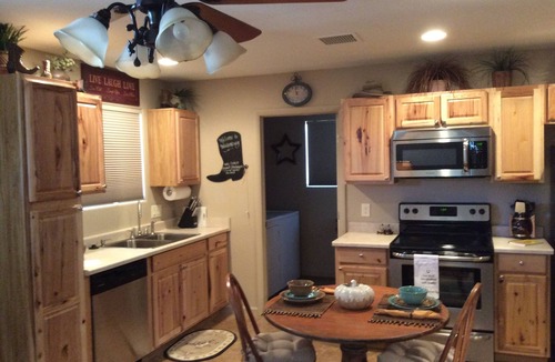 Southeastern Villa | Casita only 3 blocks from downtown- Very clean!