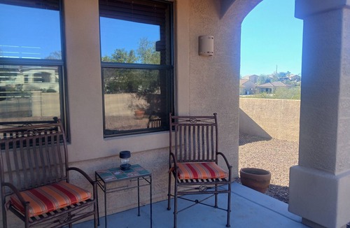 Saddle Ridge West House | Casita with Santa Fe Walls & Privacy Gates