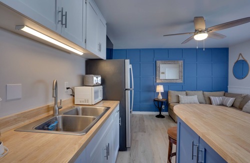 Avalon House | Catalina Island Duplex - Steps to Beach & Pier!