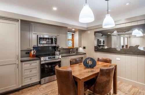 Homewood House | Cedar Crest - Sparrow Cottage 1