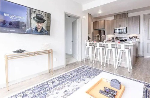 National City Apartment | Central King Beds Suite w/Pool/HotTub/Gym/Bikes