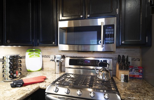 North Hilltop Villa | Central Location 4BR w/Arcades & Spacious Parking