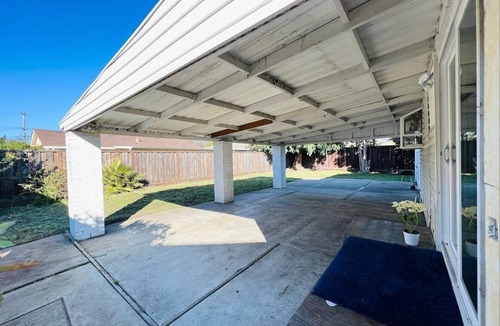South Sundale House | Centrally located cheerful 3B2b in Fremont