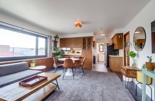 Harborview House | Centrally Located Little Italy Bayview House