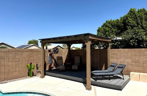 Surprise House | Centrally Located to family fun, Golf & Baseball!