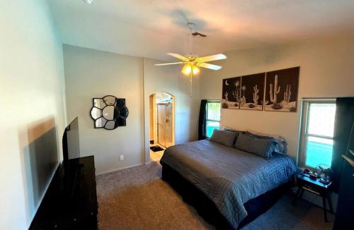 Surprise House | Centrally Located to family fun, Golf & Baseball!