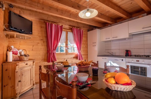 Alex Ski Chalet | Chalet 'Indépendant 3 Personnes' with Mountain View, Private Terrace and Wi-Fi