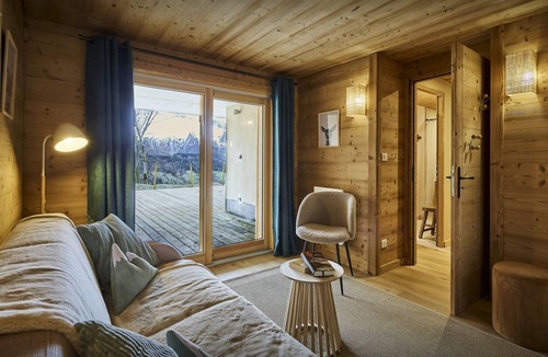 Manigod Ski Chalet | Chalet Parakima - luxury base for 15, hot tub & views - OVO Network