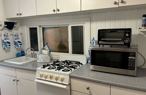 La Playa Cottage | Charming 1-bedroom Surf Cottage in beautiful San Diego La Playa with WiFi