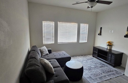 Hemet Villa | Charming 1-bedroom villa in Hemet with AC attached to main home casita.