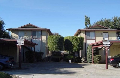 Concord Apartment | Charming 2-bedroom apartment in delightful Concord with AC