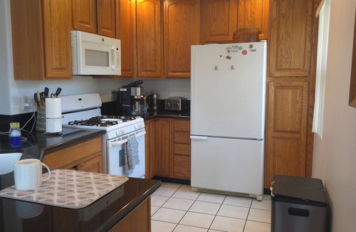 Lincoln Acres House | Charming 2-bedroom house in Bonita. Freeway and Bay Close.