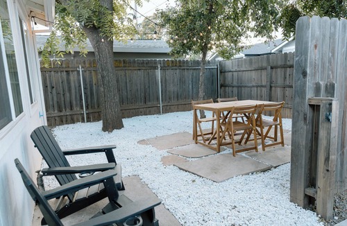Folsom Cottage | Charming 2 bedroom Lake Natoma Retreat