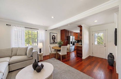 Sunset Park House | Charming 2-bedroom house in Santa Monica with Gym and Work area