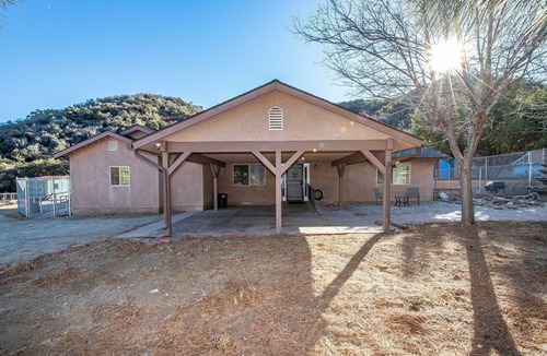 Agua Dulce House | Charming 3-bedroom house with WiFi, AC in lovely Lake Hughes