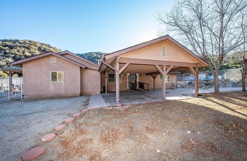 Agua Dulce House | Charming 3-bedroom house with WiFi, AC in lovely Lake Hughes